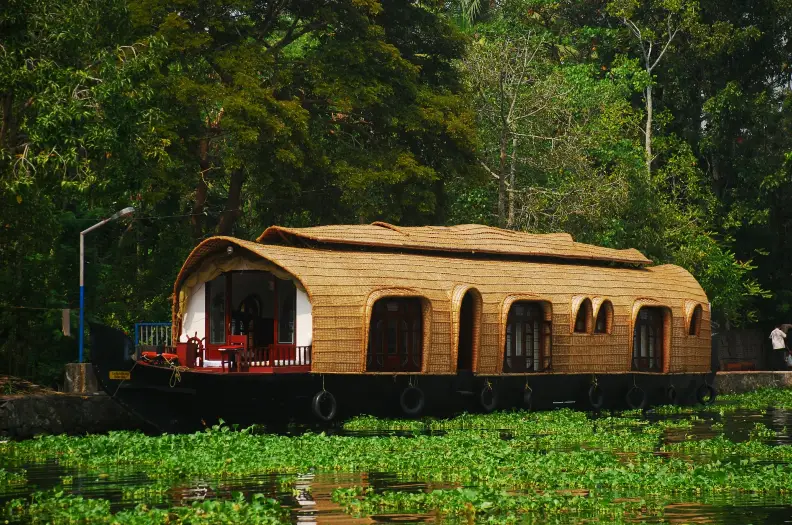 Book Your Luxury Houseboat in Kollam