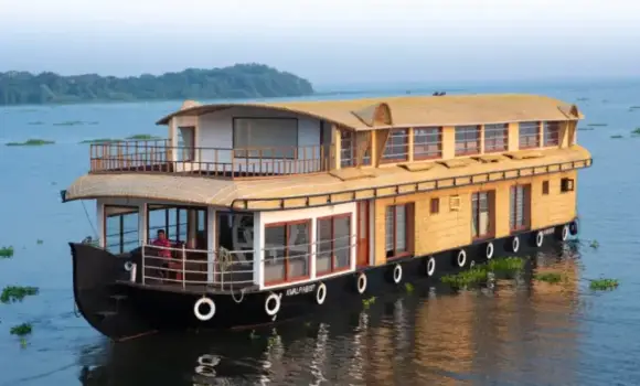 Semi Luxury Houseboats